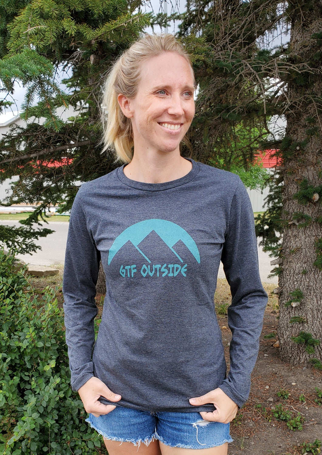 ladies long sleeve, canadian made, grey long sleeve, long sleeve with mountains, gtfoutside